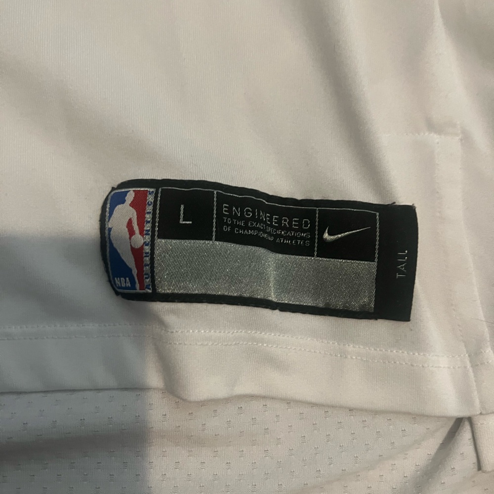 Milwaukee NBA Team issued tee large Tall - Picture 2 of 4